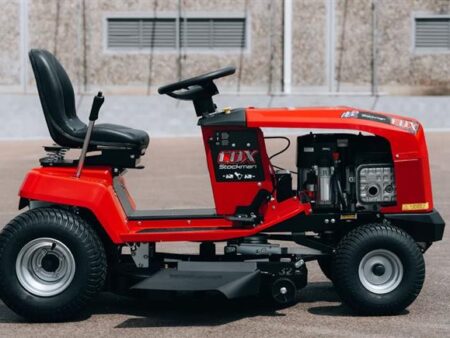 COX STOCKMAN PLUS, 18HP V-TWIN 32", AUTO DIFF LOCK (NEW MODEL HAS VTWIN)