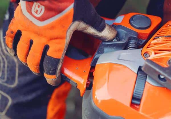 HUSQVARNA 564XP Fuel injected 60cc professional chainsaw - Image 4